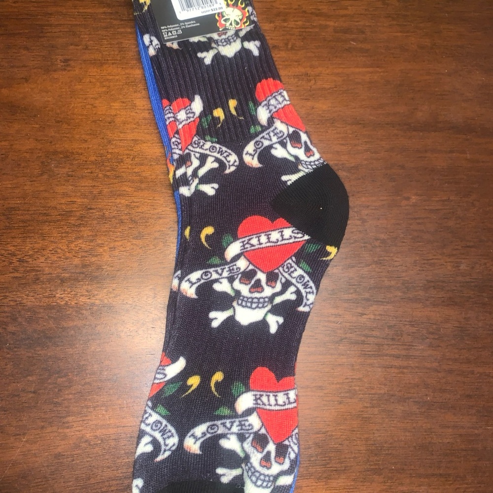 Ed Hardy Men's Crew Socks 2-Pack Multicolor Polyester, Cushioned, Sizes 6-12 - Picture 5 of 8